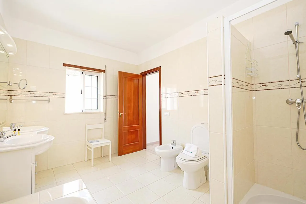 A66 - Pedra Alcada Stays Bedroom Lagos 0*,